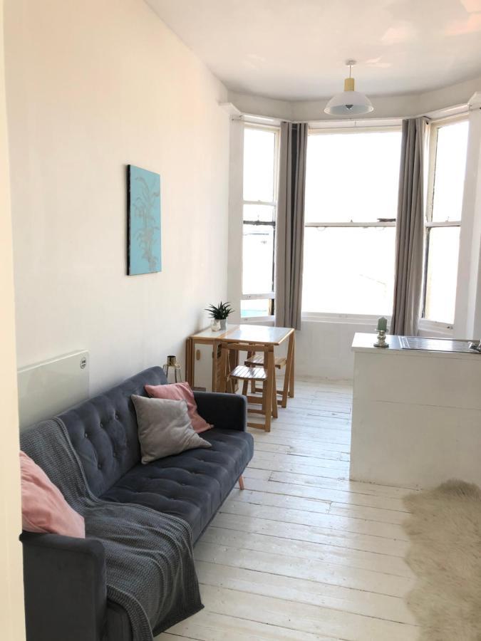 New! Seaside Central Scarborough Apartment Extérieur photo