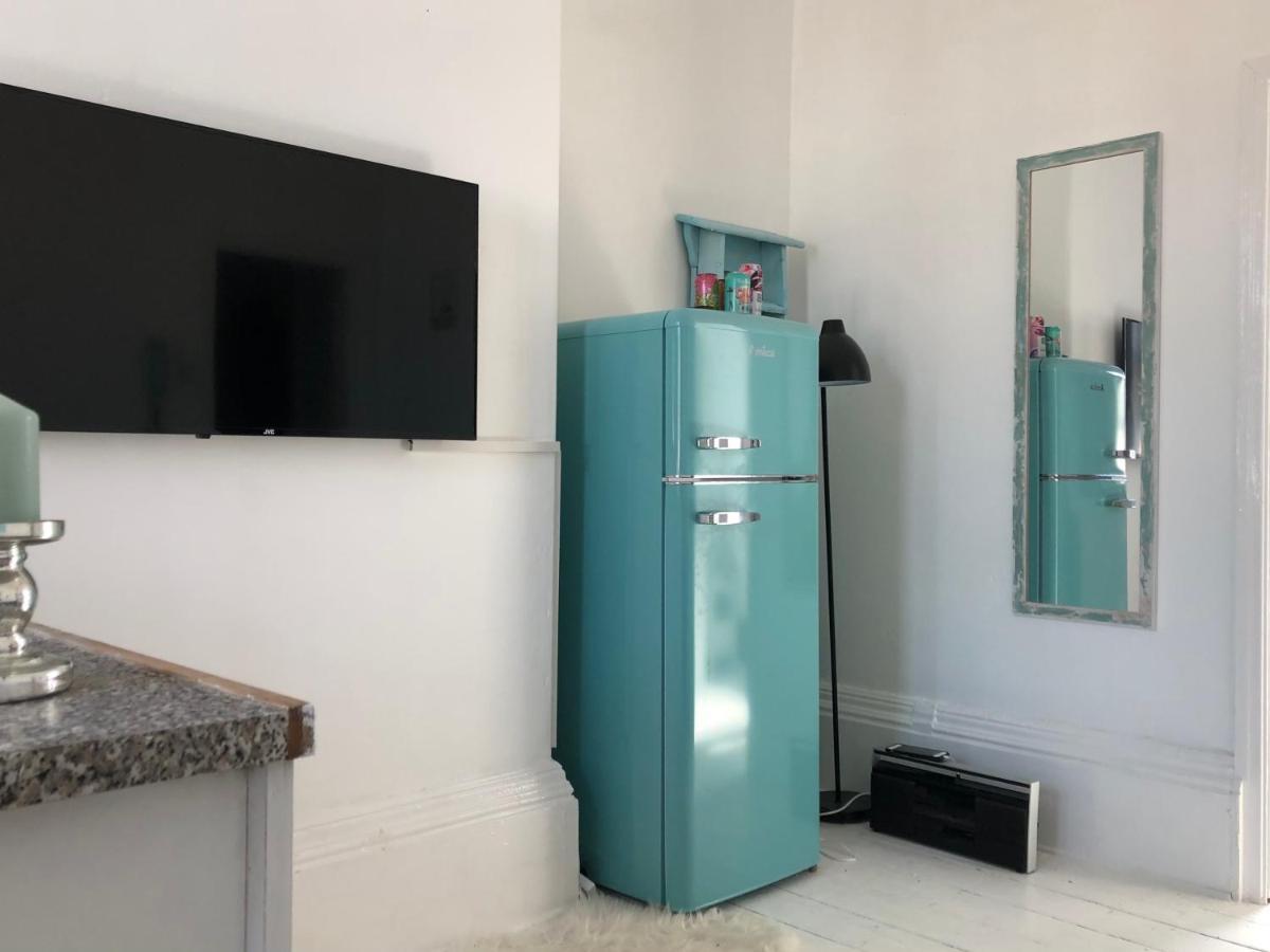 New! Seaside Central Scarborough Apartment Extérieur photo
