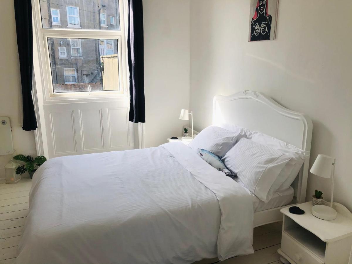 New! Seaside Central Scarborough Apartment Extérieur photo